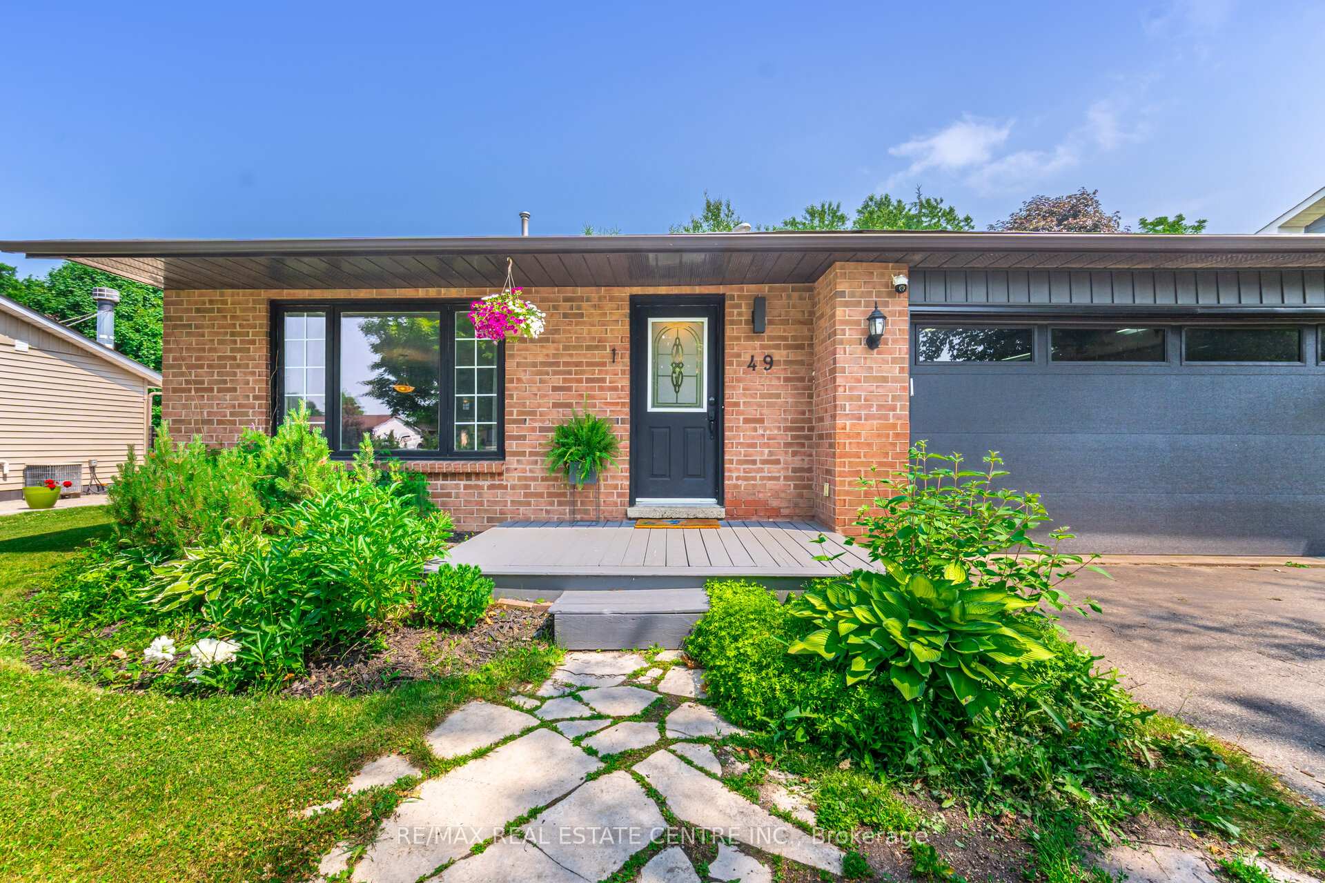 Photo 10 of 49 Mcclellan Road, Caledon, Alton — HOMEH