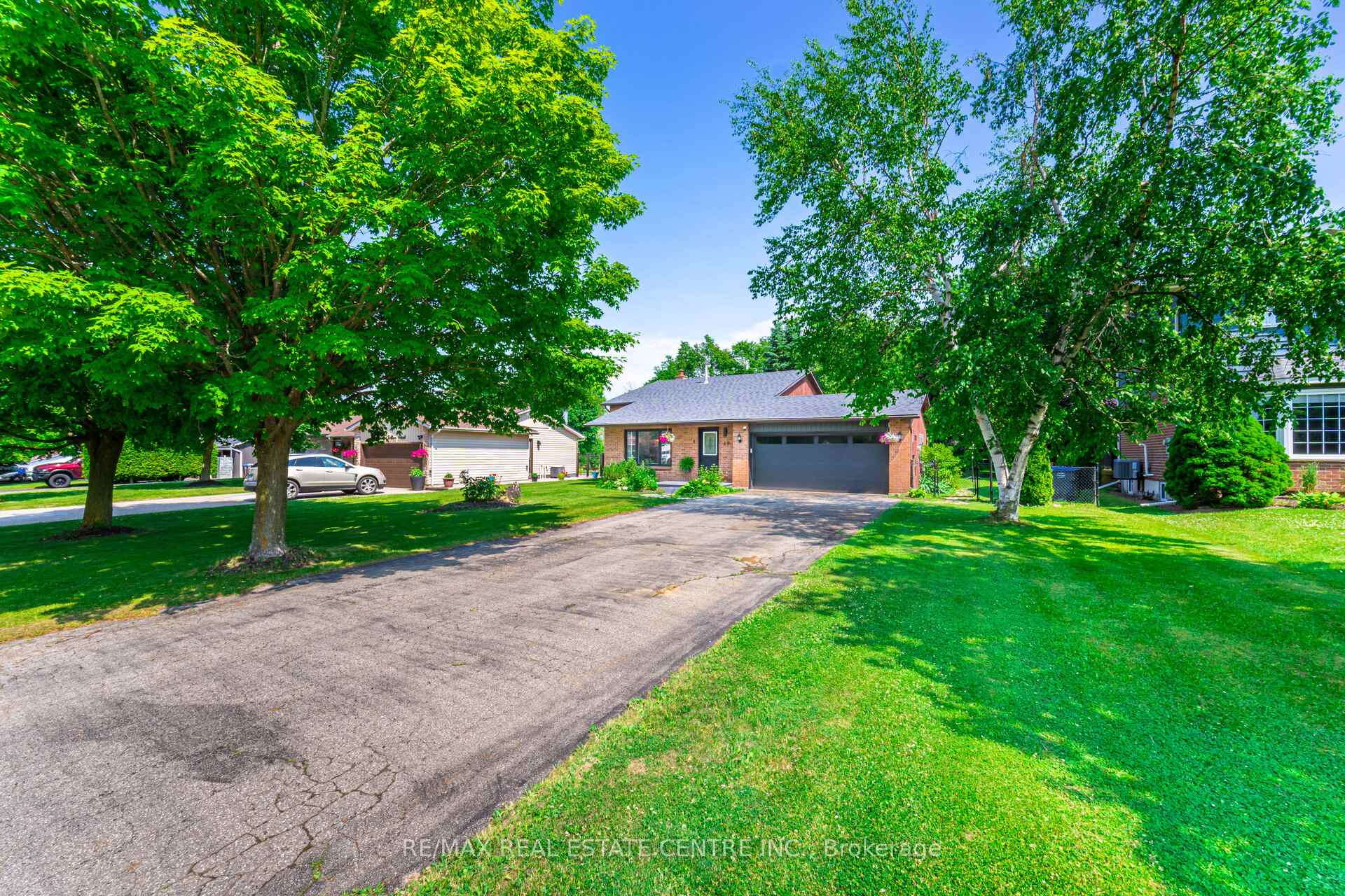 Photo 3 of 49 Mcclellan Road, Caledon, Alton — HOMEH