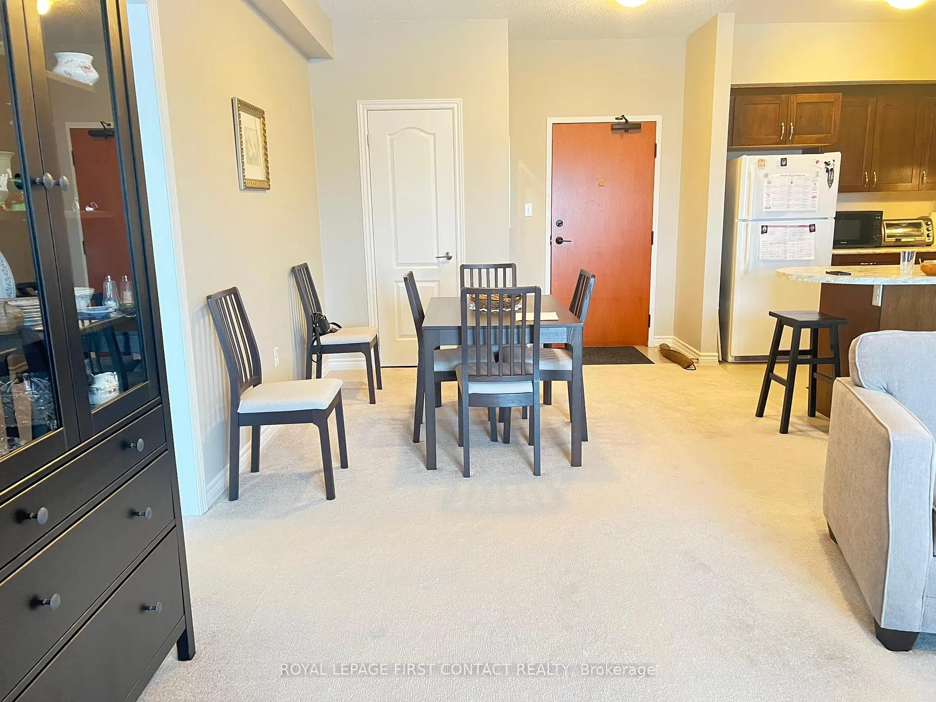 Photo 4 of Unit 403, 720 Yonge Street, Barrie, Painswick South — HOMEH