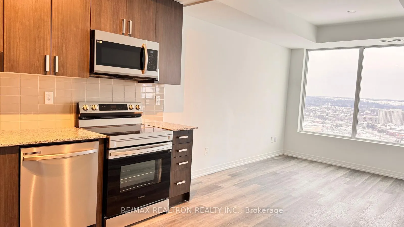 Photo 7 of Unit 2709, 1435 Celebration Drive, Pickering, Bay Ridges — HOMEH