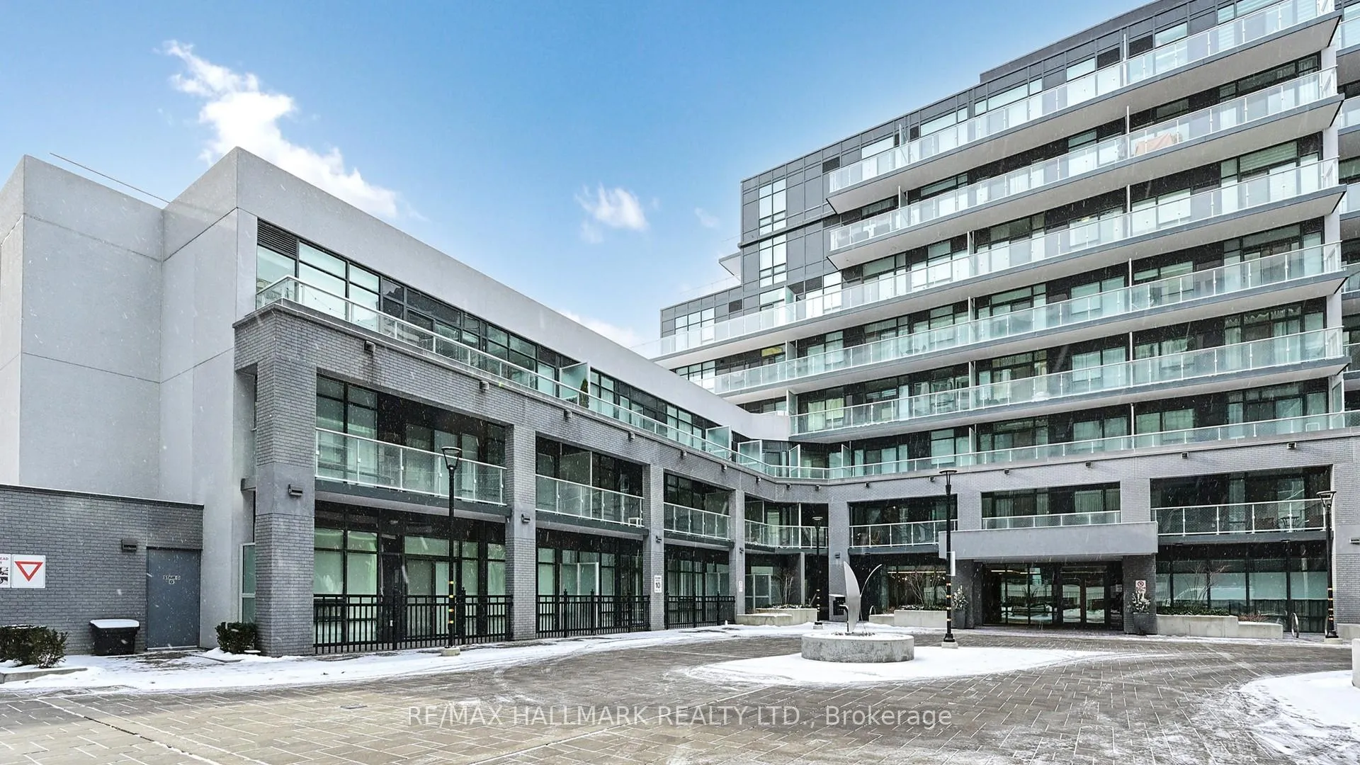 Front of Unit 211, 621 Sheppard Avenue E