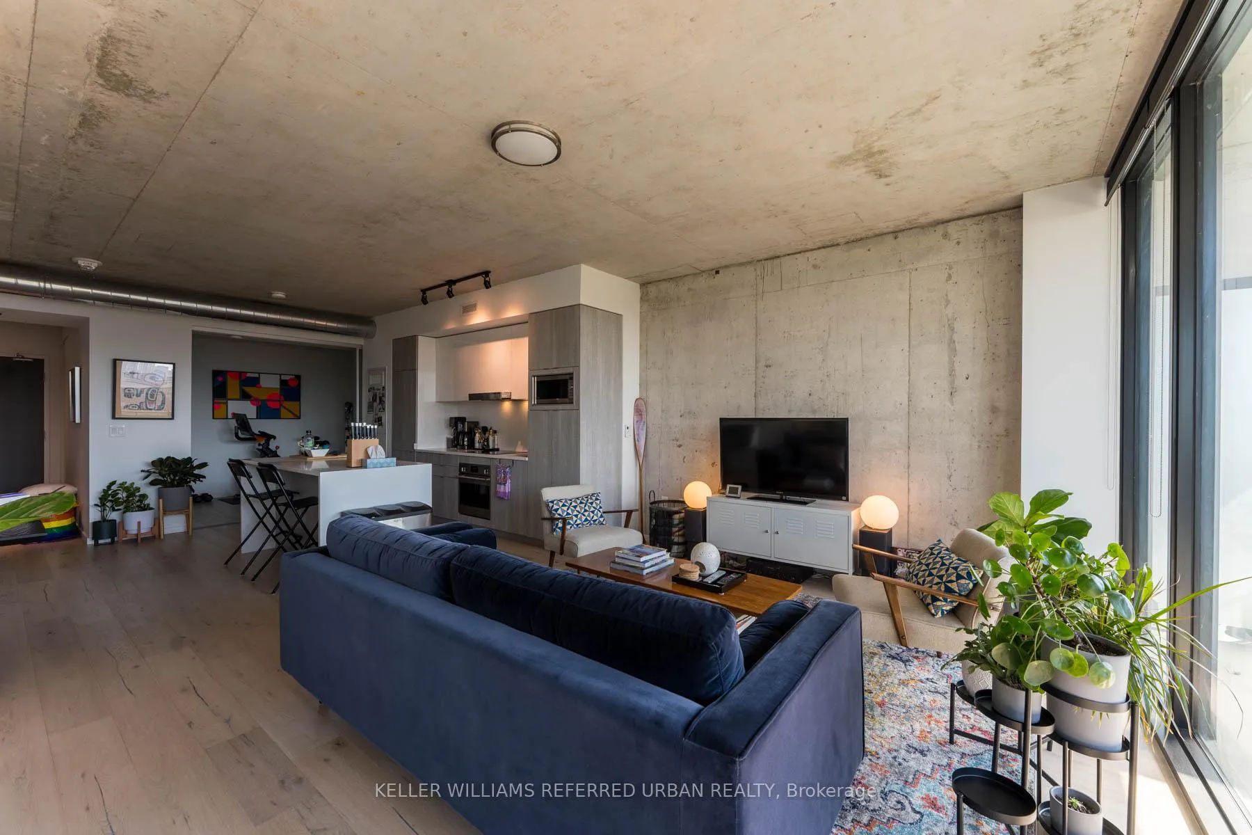 Photo 4 of Unit 807, 21 Lawren Harris Square, Toronto, Waterfront Communities — HOMEH