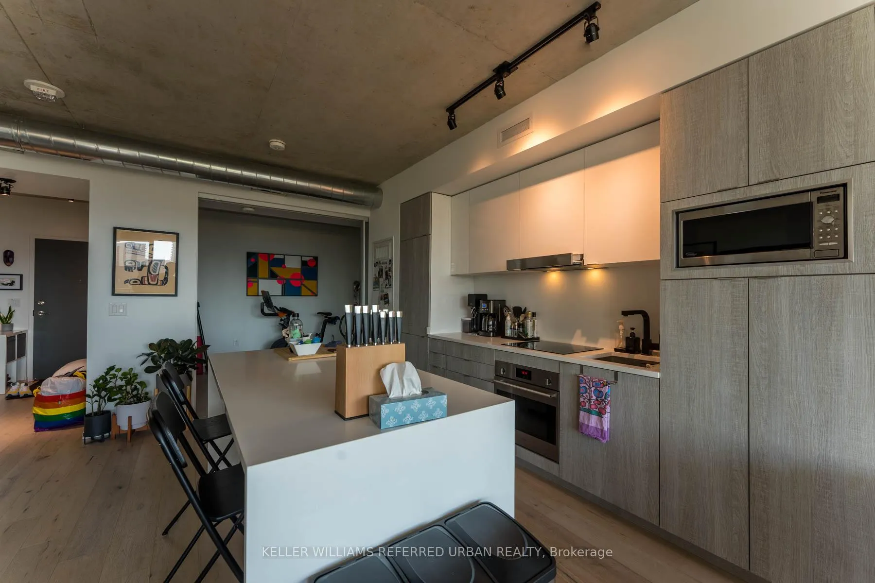 Photo 5 of Unit 807, 21 Lawren Harris Square, Toronto, Waterfront Communities — HOMEH