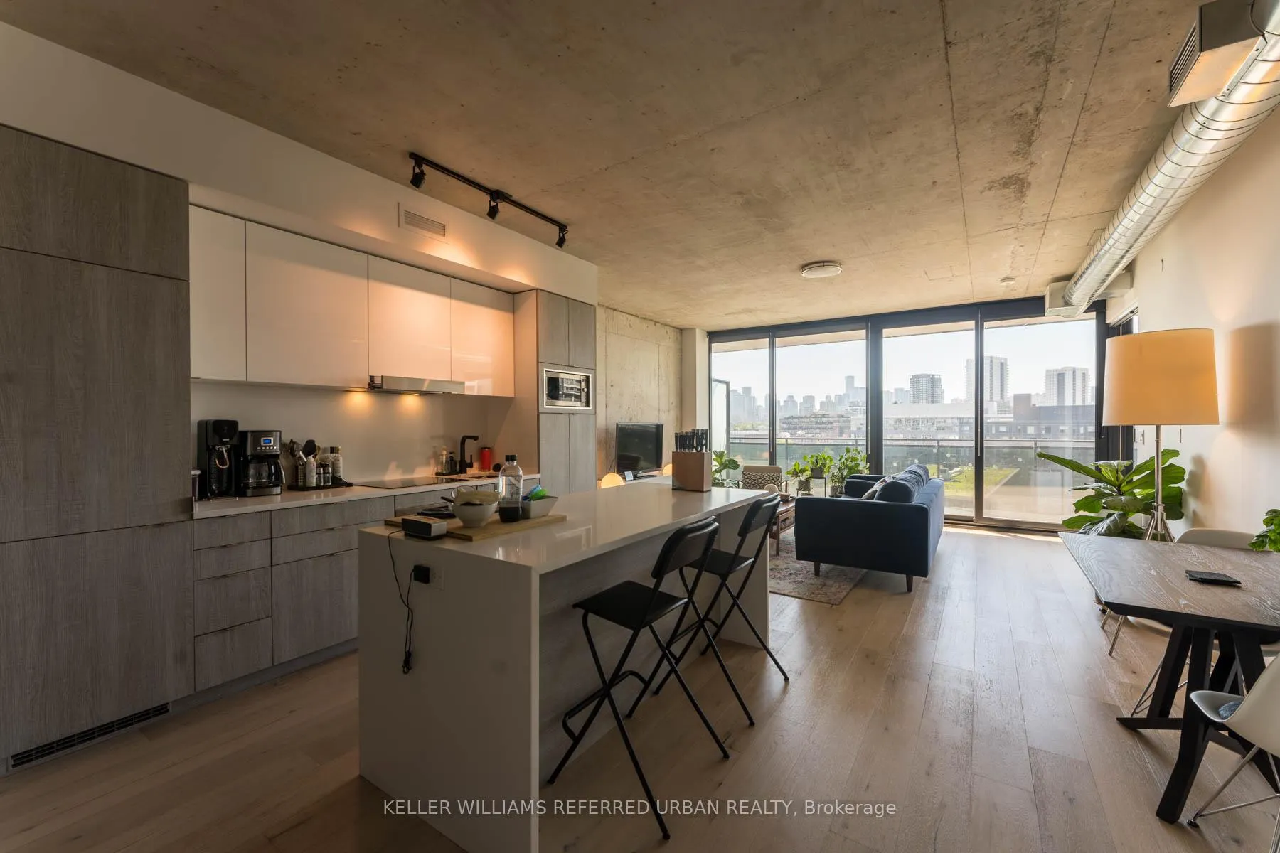 Photo 7 of Unit 807, 21 Lawren Harris Square, Toronto, Waterfront Communities — HOMEH