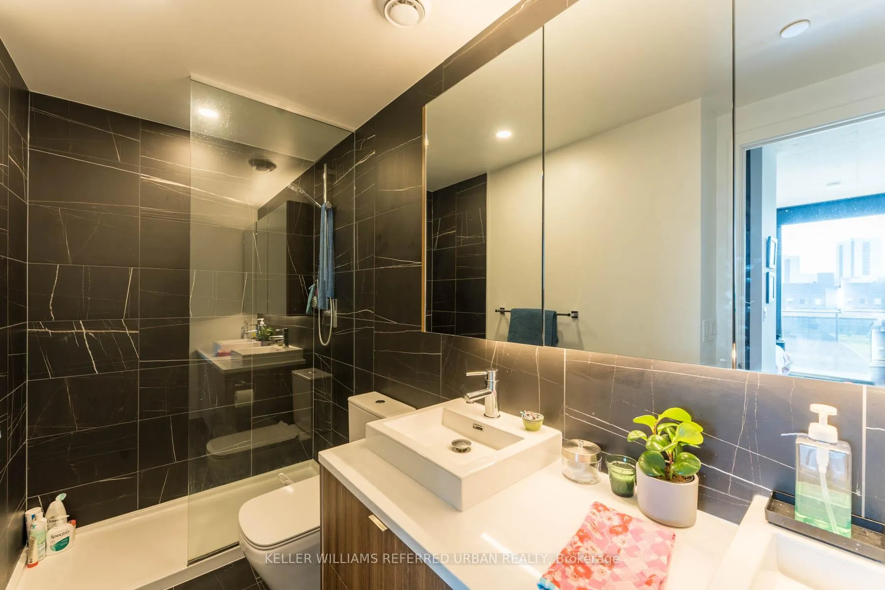 Photo 12 of Unit 807, 21 Lawren Harris Square, Toronto, Waterfront Communities — HOMEH