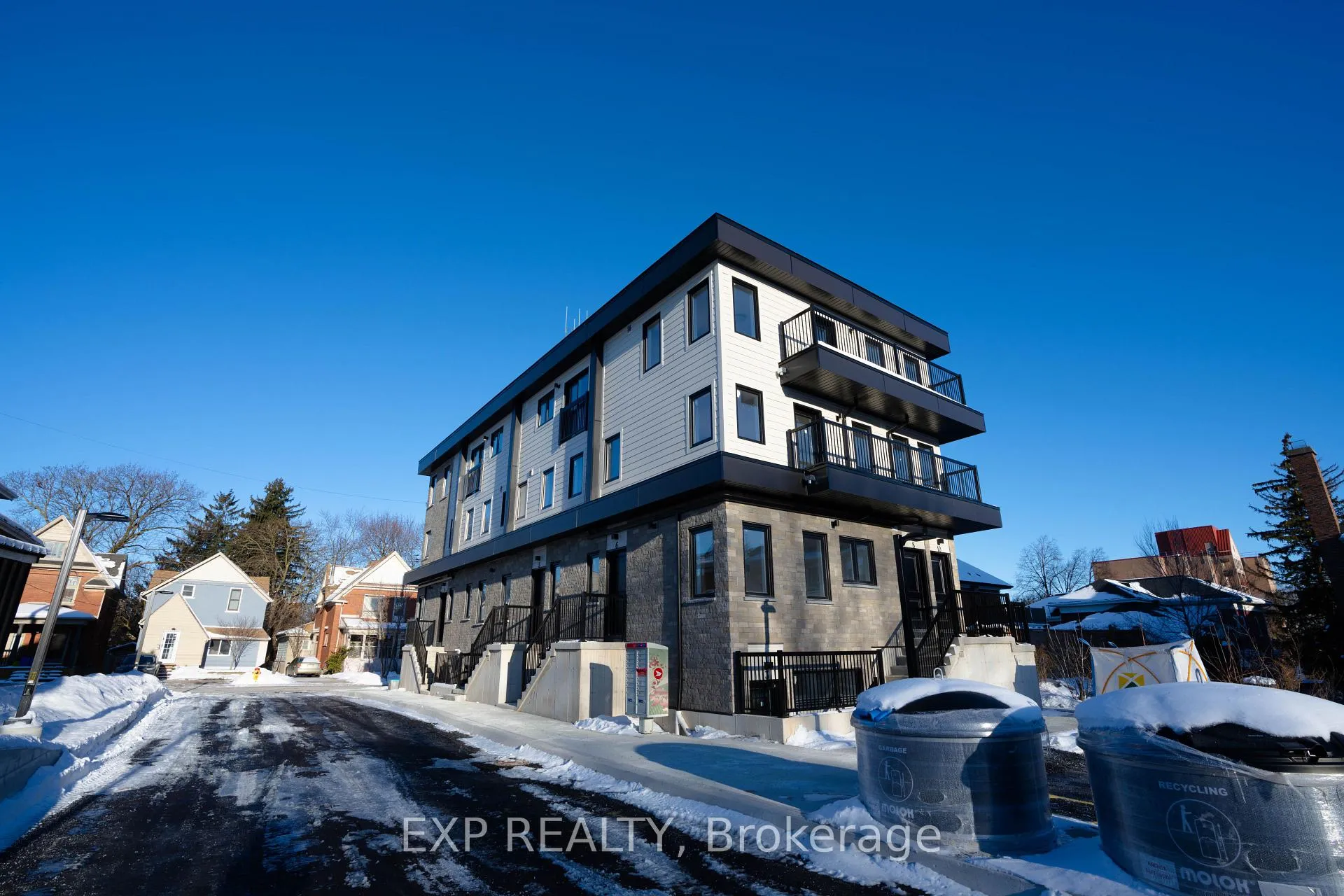 Photo 4 of Unit 8, 17 Peter Street, Kitchener, Cedar Hill — HOMEH