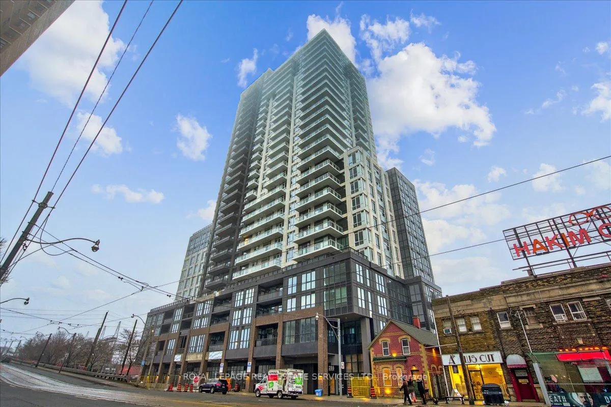 Front of Unit 1107, 286 Main Street