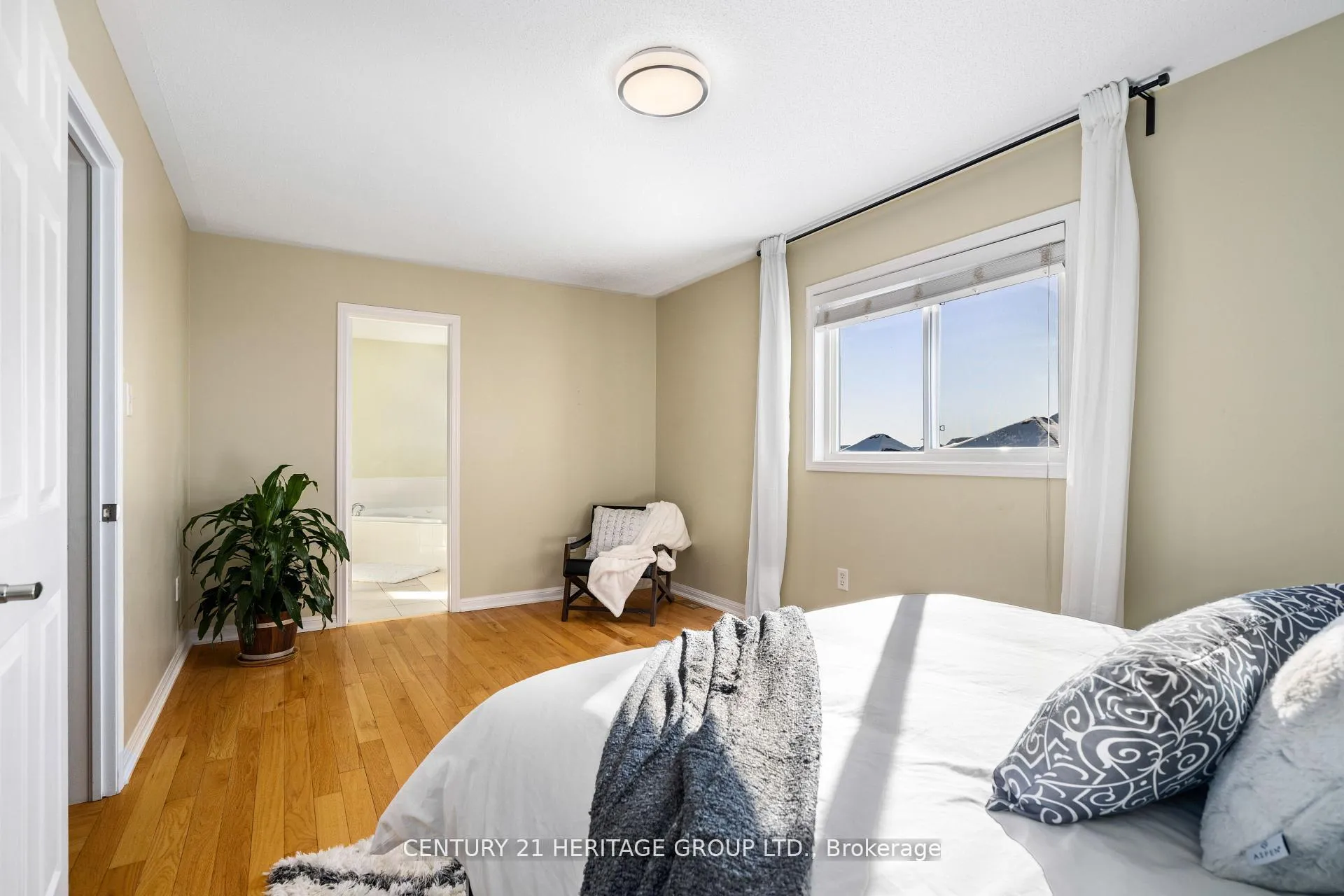 Photo 18 of 18 Tudor Crescent, Barrie, Innis-Shore — HOMEH