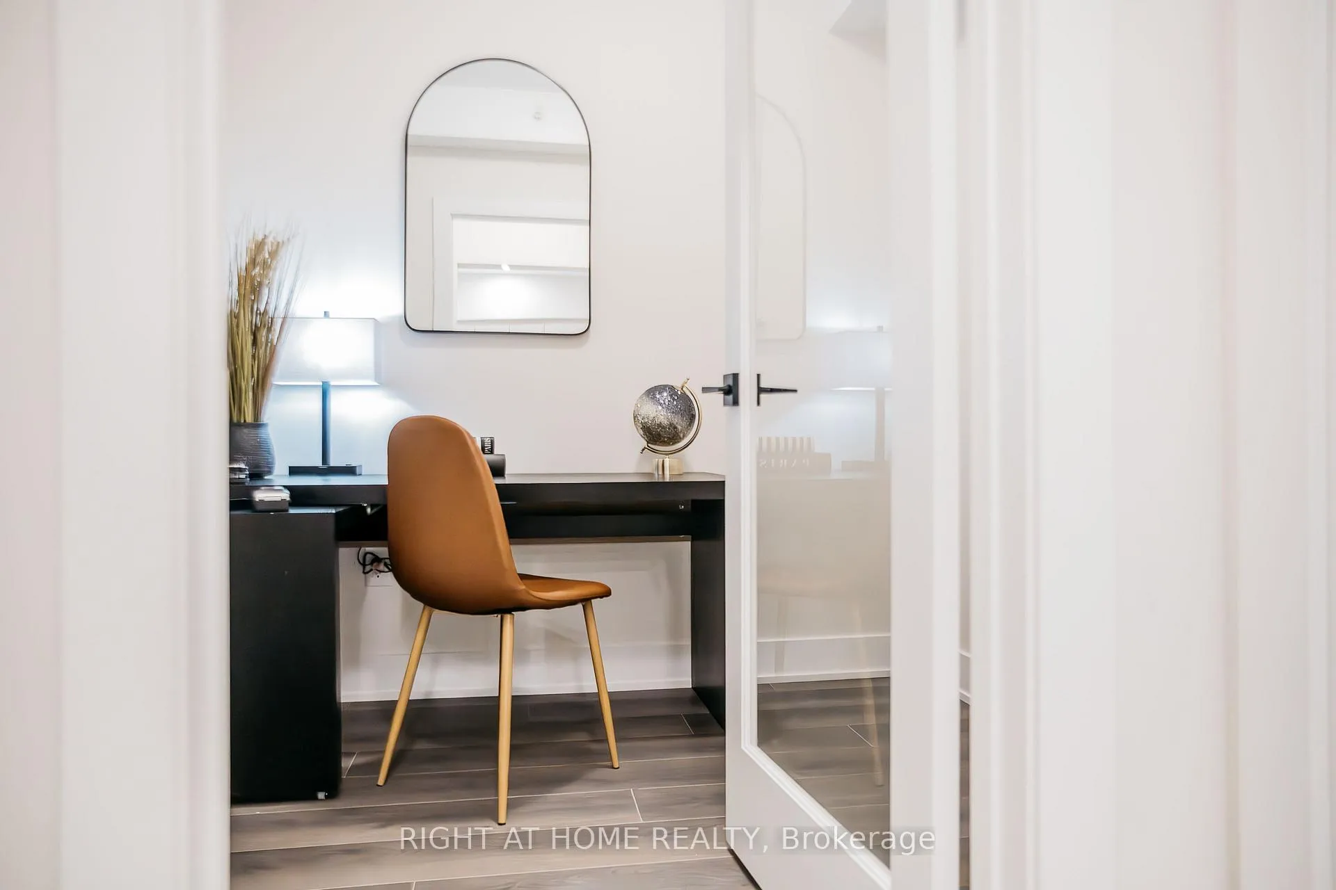 Photo 21 of Unit 407, 4 Spice Way, Barrie, Innis-Shore — HOMEH