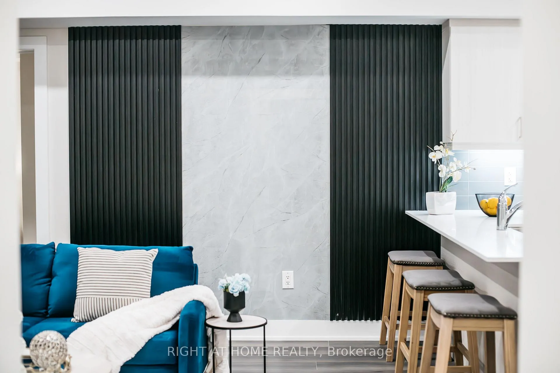 Photo 25 of Unit 407, 4 Spice Way, Barrie, Innis-Shore — HOMEH
