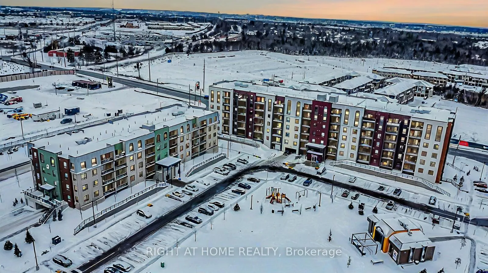 Photo 31 of Unit 407, 4 Spice Way, Barrie, Innis-Shore — HOMEH