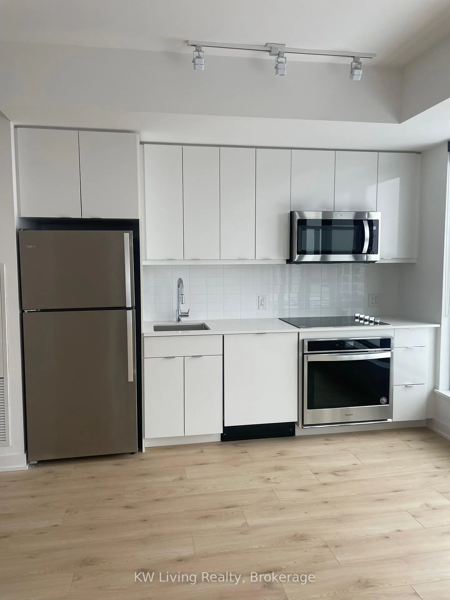 Front of Unit 902, 2799 Kingston Road