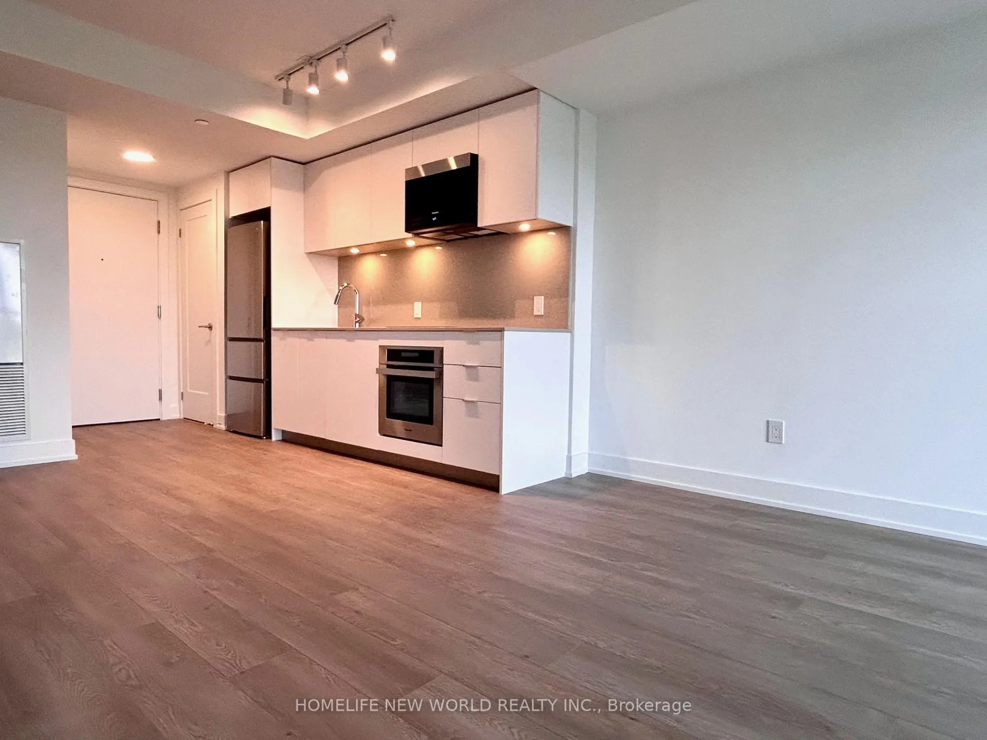 Photo 6 of Unit 1015, 8 Cedarland Drive, Markham, Unionville — HOMEH