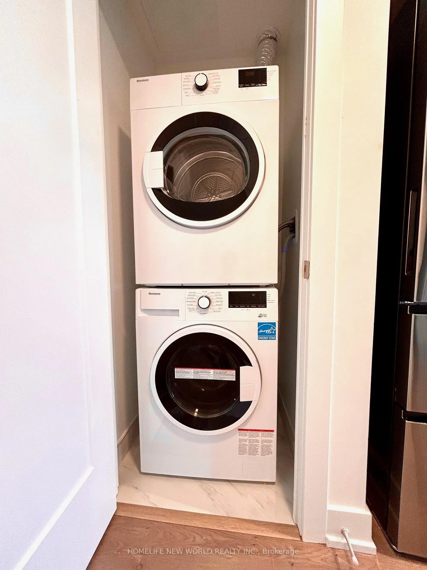 Photo 13 of Unit 1015, 8 Cedarland Drive, Markham, Unionville — HOMEH