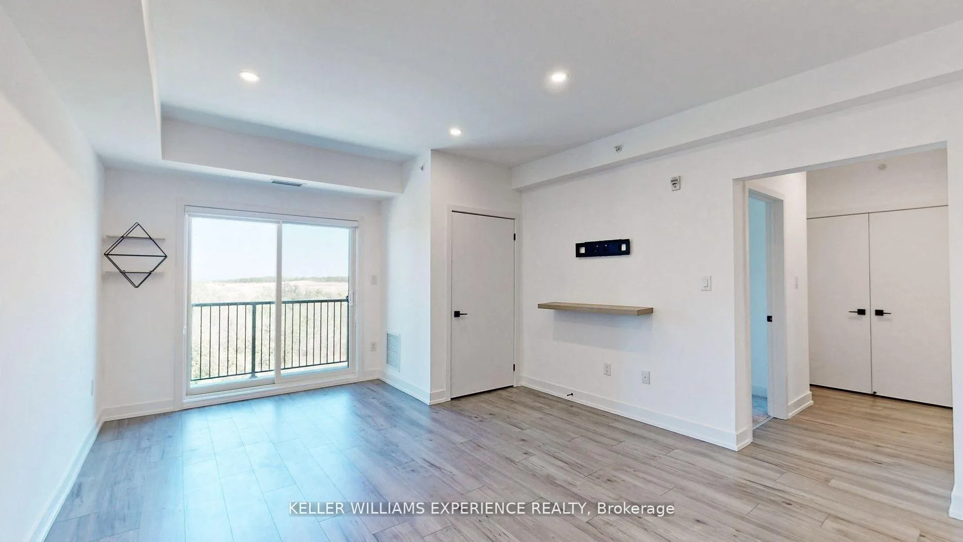 Photo 2 of Unit 503, 10 Culinary Lane, Barrie, Innis-Shore — HOMEH