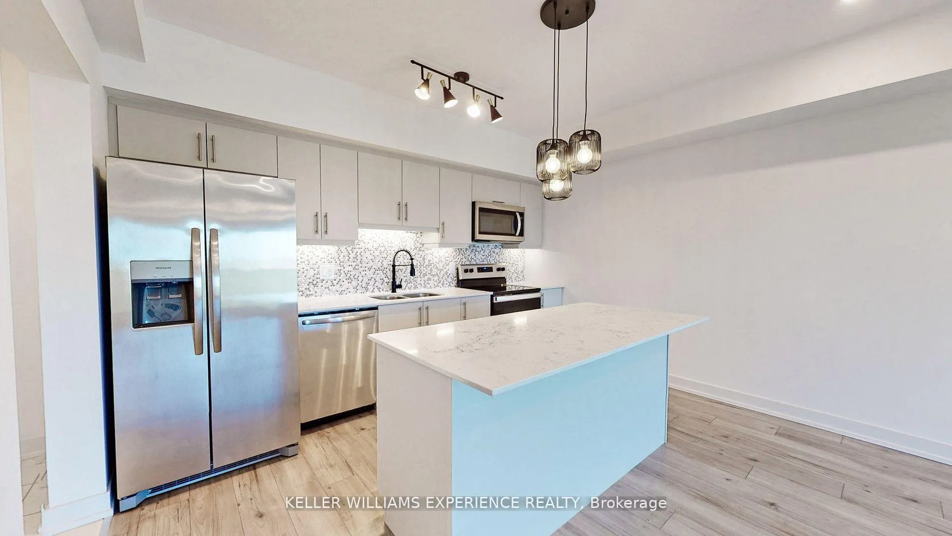 Photo 8 of Unit 503, 10 Culinary Lane, Barrie, Innis-Shore — HOMEH