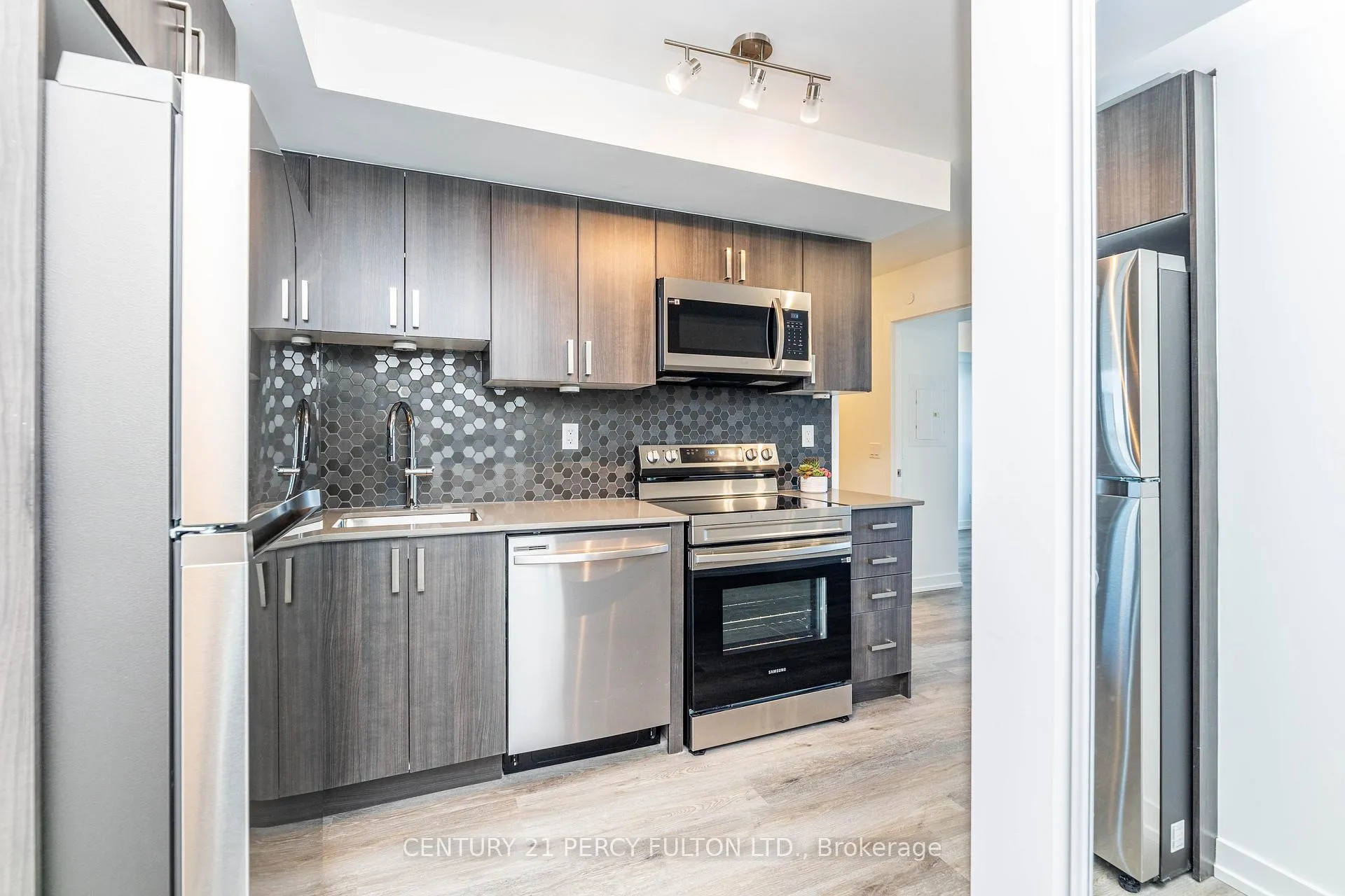Photo 7 of Unit 2005, 1435 Celebration Drive, Pickering, Bay Ridges — HOMEH