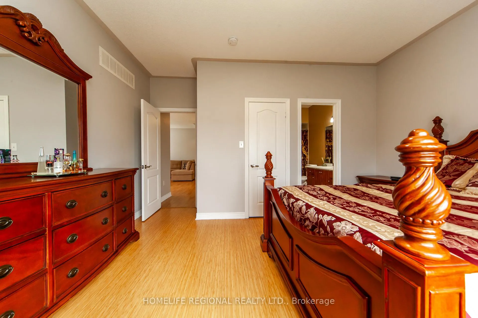 Photo 21 of Unit 11, 19 Niagara Drive, Oshawa, Samac — HOMEH