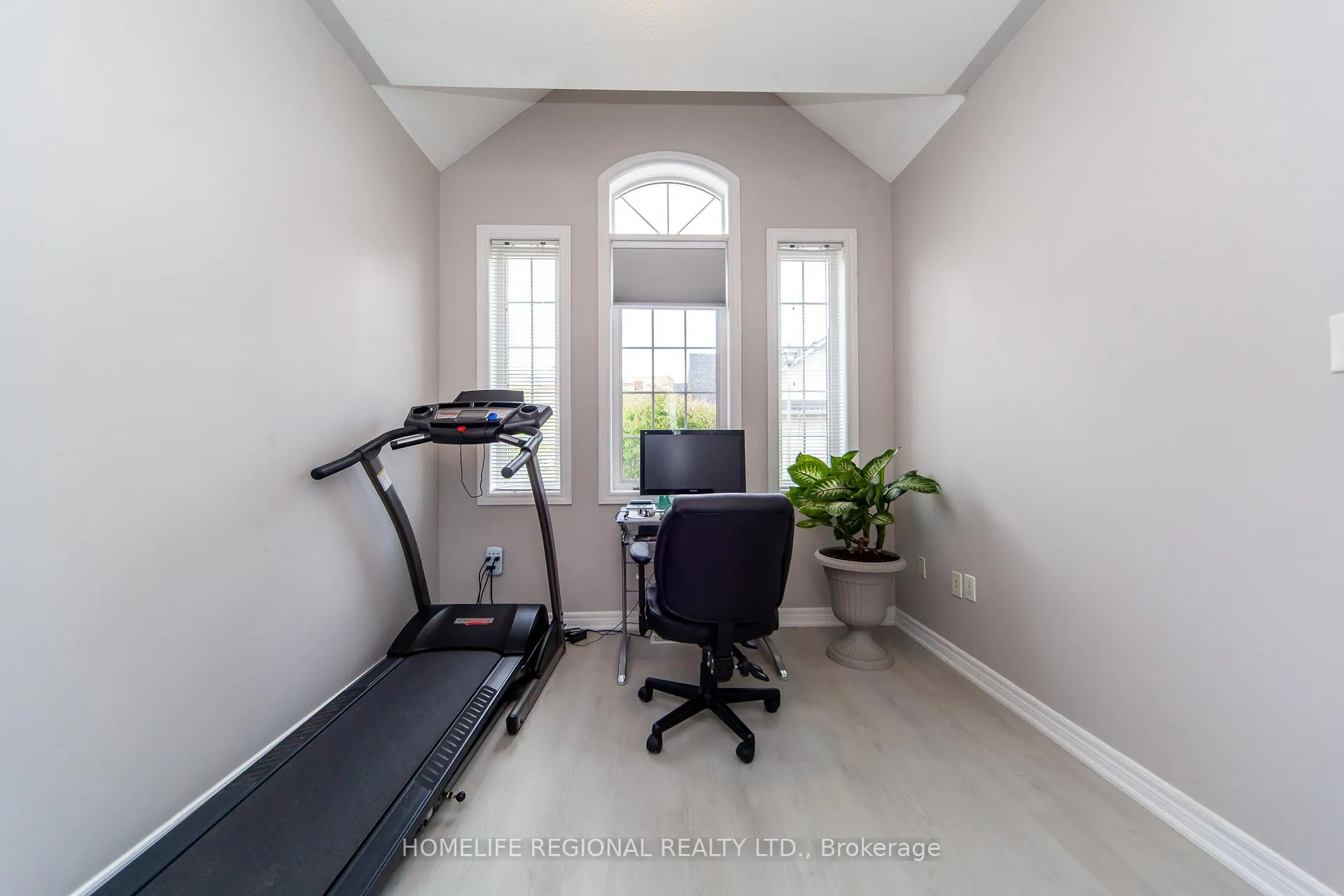 Photo 26 of Unit 11, 19 Niagara Drive, Oshawa, Samac — HOMEH