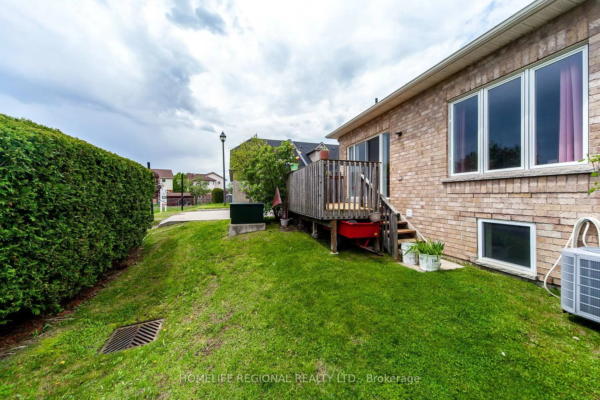 Photo 39 of Unit 11, 19 Niagara Drive, Oshawa, Samac — HOMEH