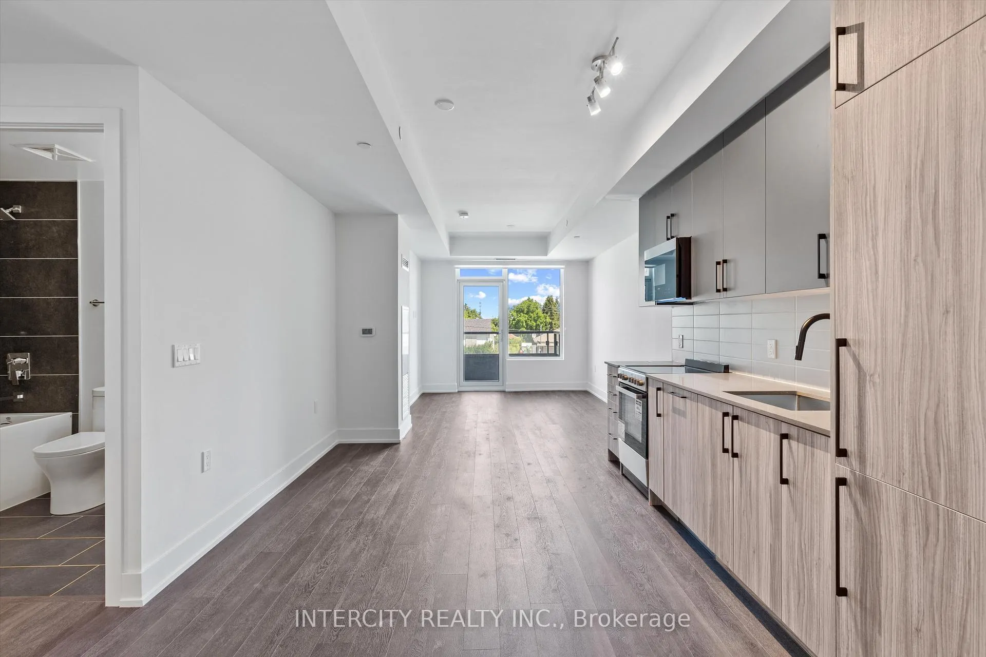 Photo 3 of Unit 233, 2075 King Road, King, King City — HOMEH