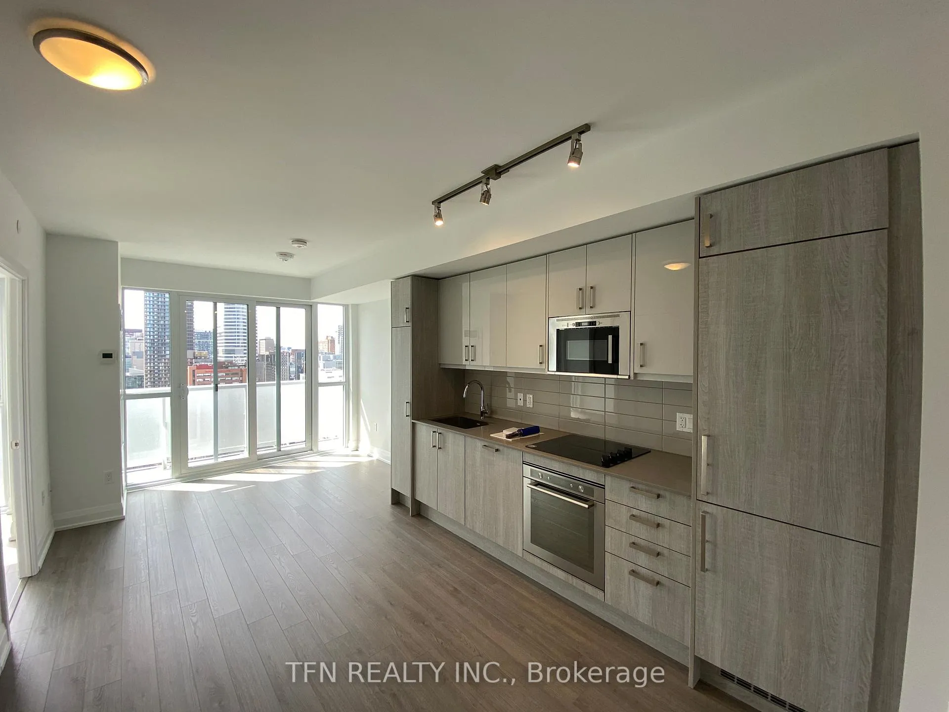 Photo 2 of Unit 2206, 77 Mutual Street, Toronto, Church-Yonge Corridor — HOMEH