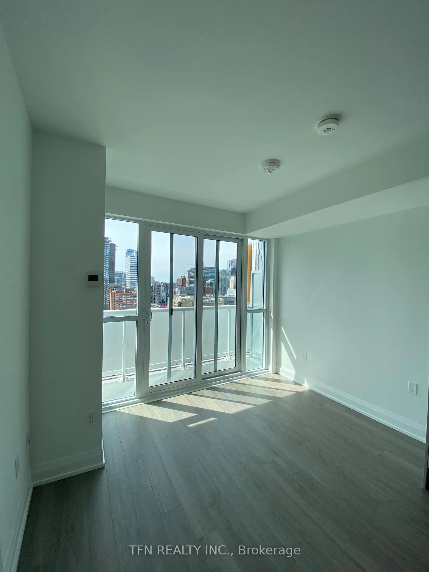 Photo 4 of Unit 2206, 77 Mutual Street, Toronto, Church-Yonge Corridor — HOMEH