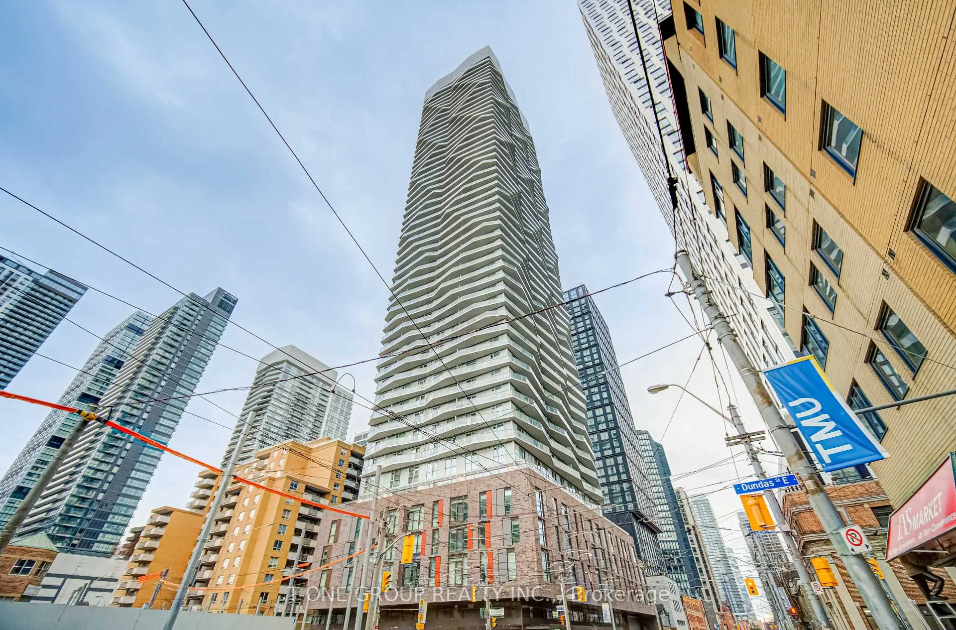 Front of Unit 905, 100 Dalhousie Street