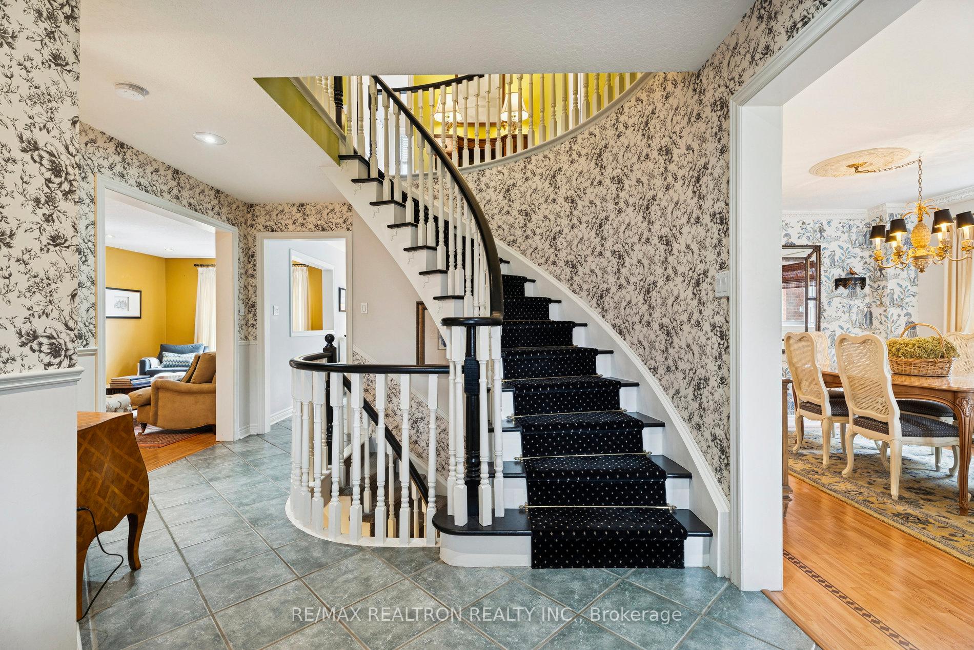 Photo 4 of 47 Amberview Drive, Georgina, Keswick South — HOMEH