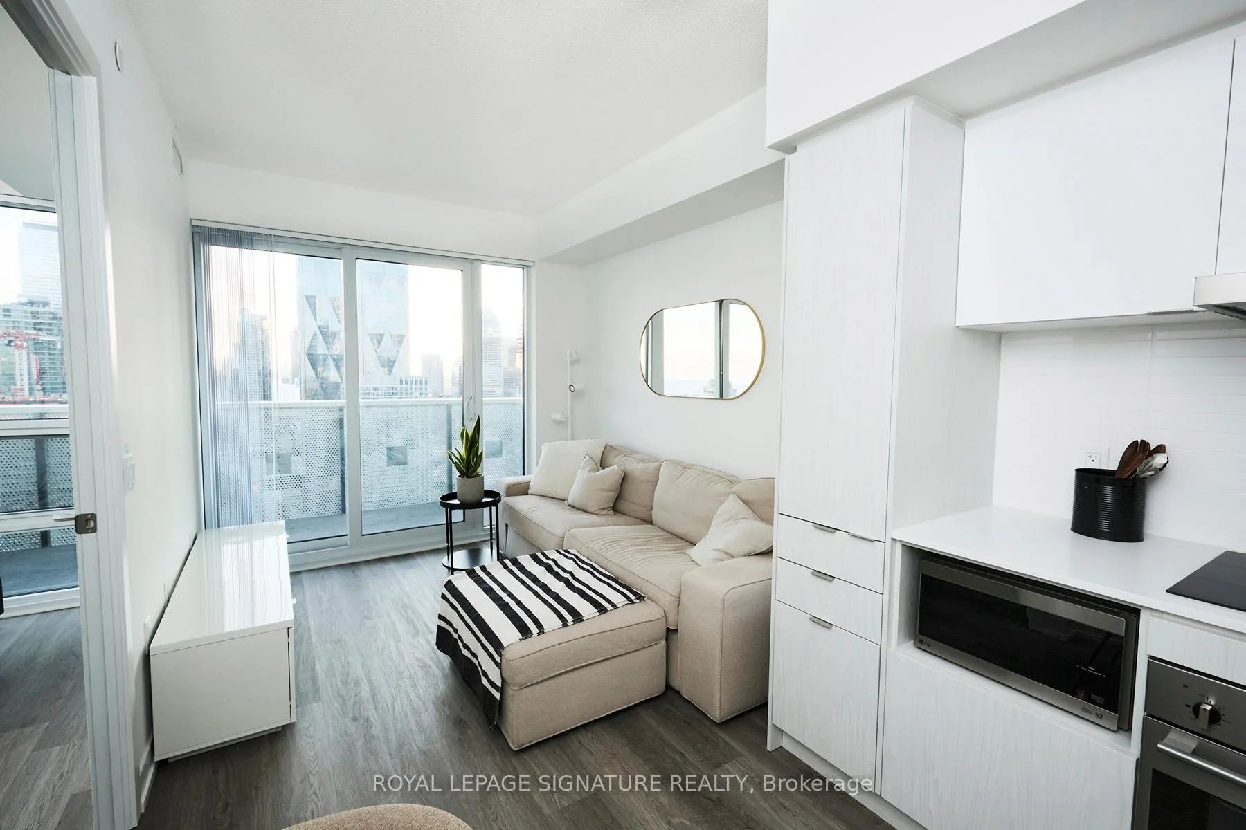 Photo 3 of Unit 4315, 55 Cooper Street, Toronto, Waterfront Communities — HOMEH