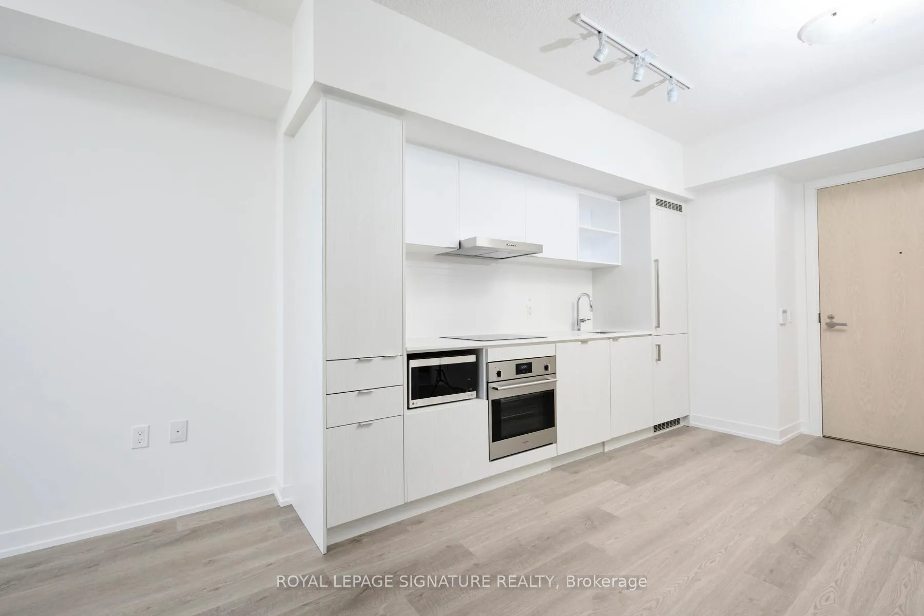 Photo 4 of Unit 4315, 55 Cooper Street, Toronto, Waterfront Communities — HOMEH