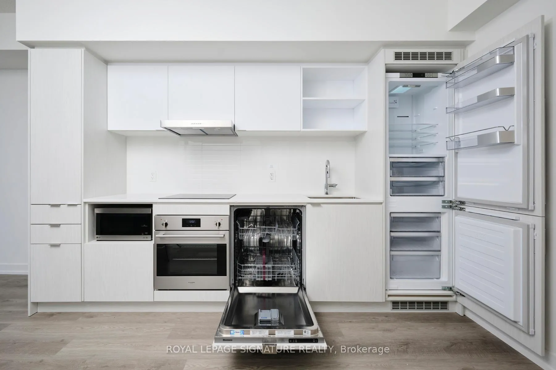 Photo 6 of Unit 4315, 55 Cooper Street, Toronto, Waterfront Communities — HOMEH
