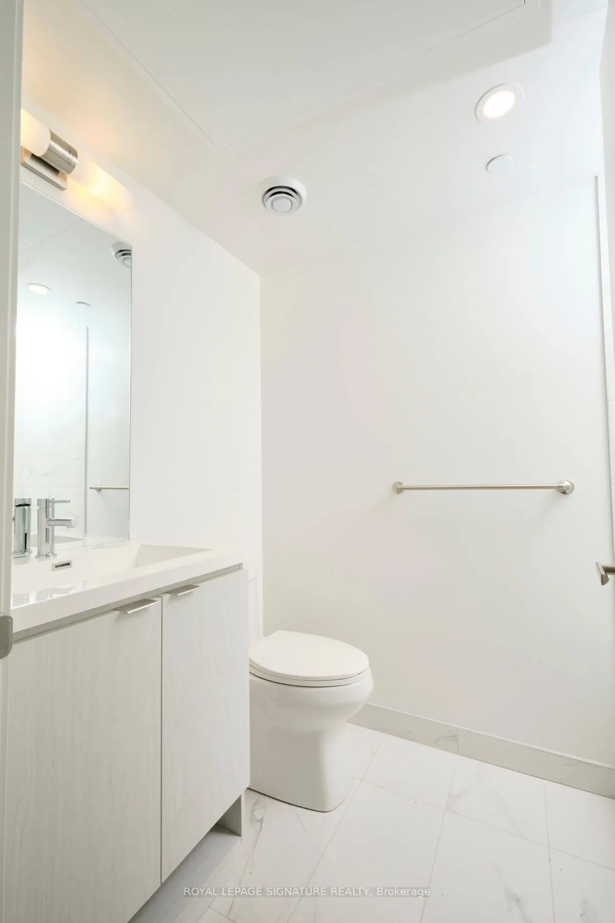 Photo 9 of Unit 4315, 55 Cooper Street, Toronto, Waterfront Communities — HOMEH