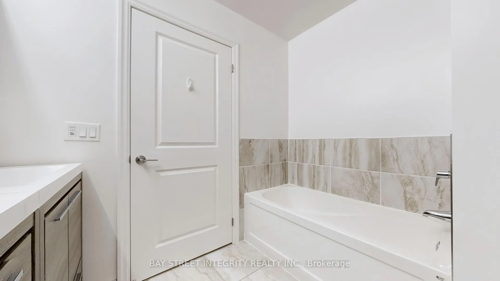 Photo 14 of Unit 109A, 10 Rouge Valley Drive, Markham, Unionville — HOMEH
