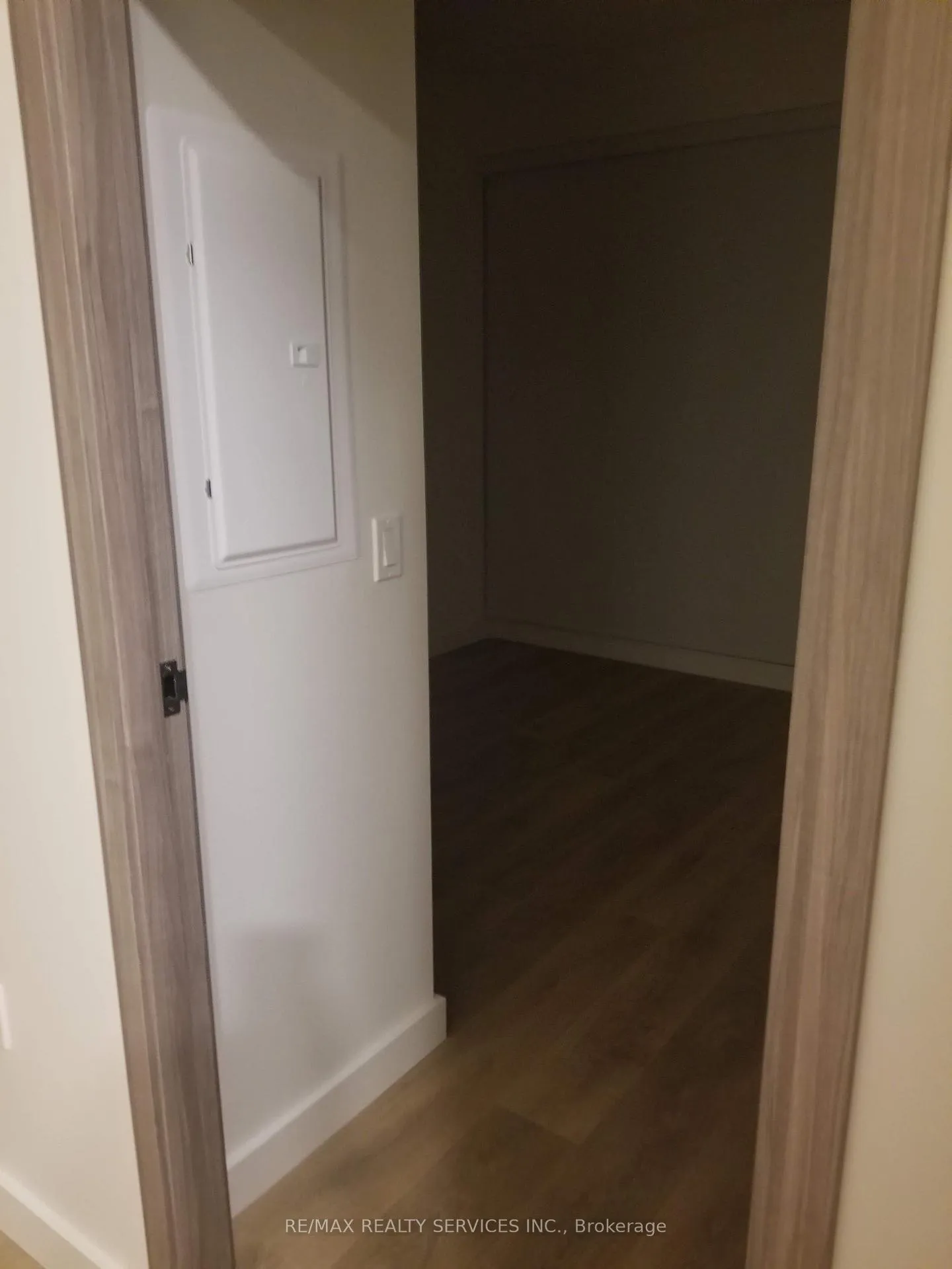 Photo 16 of 95 McMahon Drive, North York, Bayview Village — HOMEH