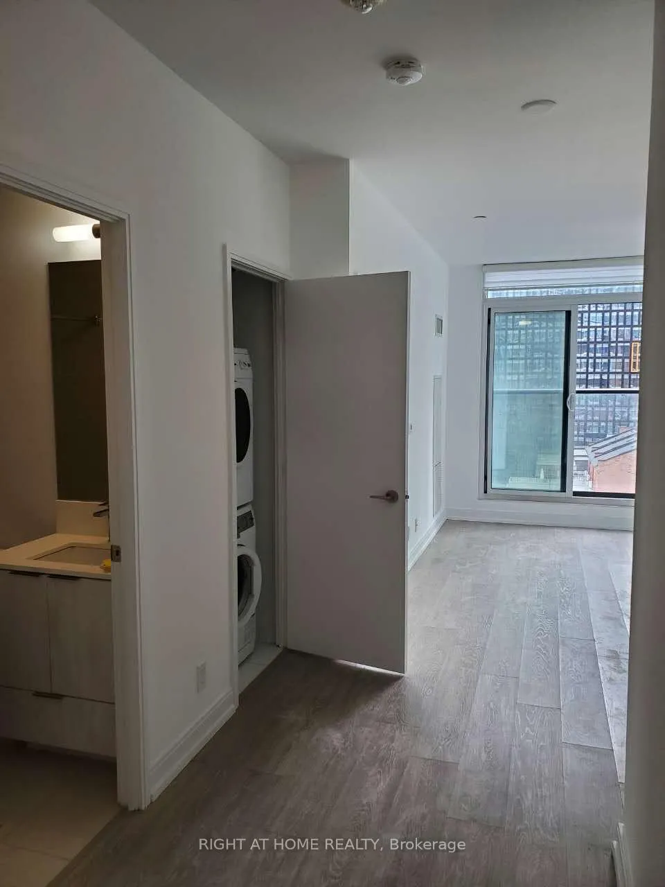 Photo 4 of Unit 607, 181 Dundas Street E, Toronto, Church-Yonge Corridor — HOMEH