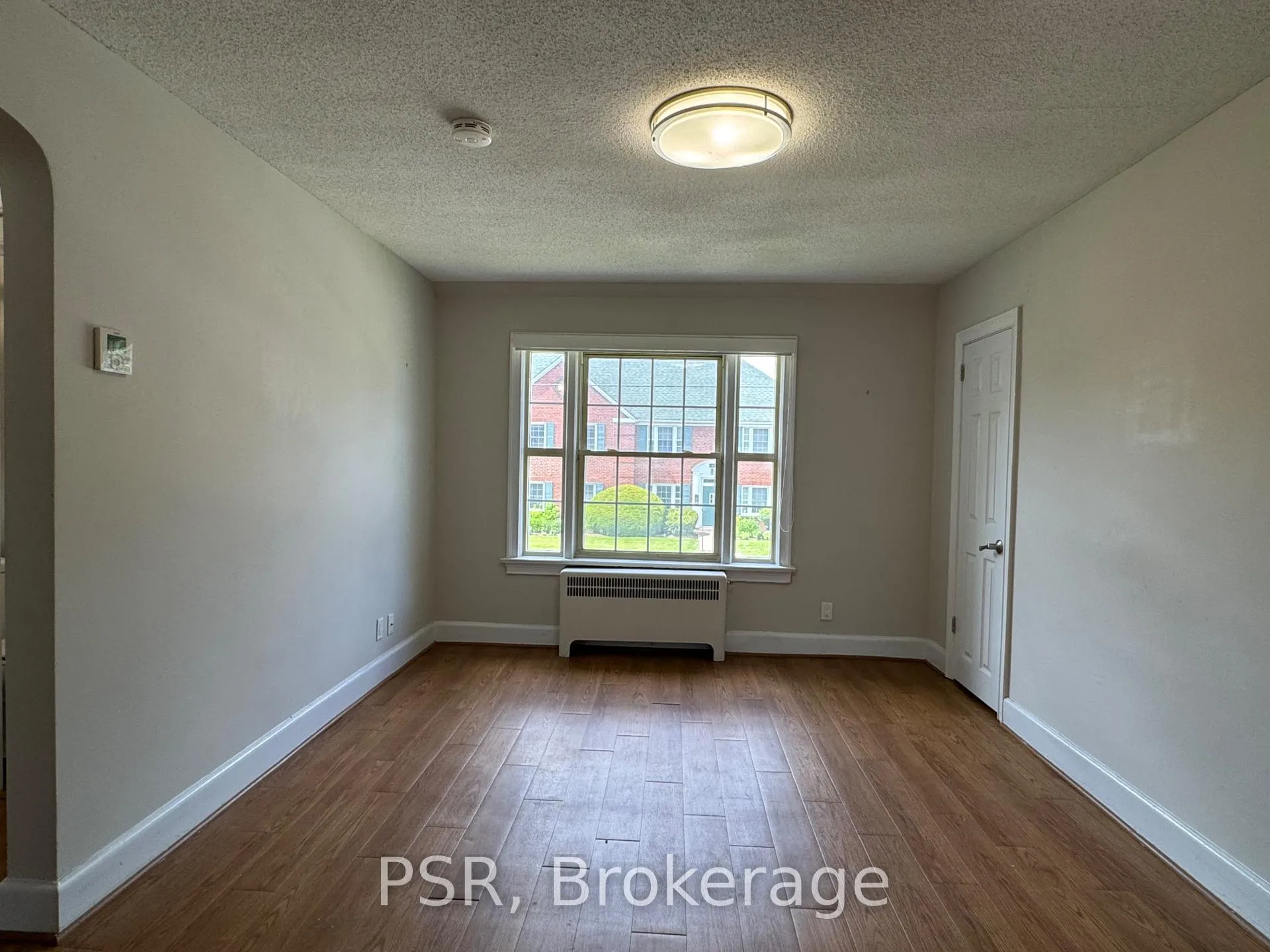 Photo 2 of Unit 2U, 5 Airdrie Road, Toronto, Leaside — HOMEH