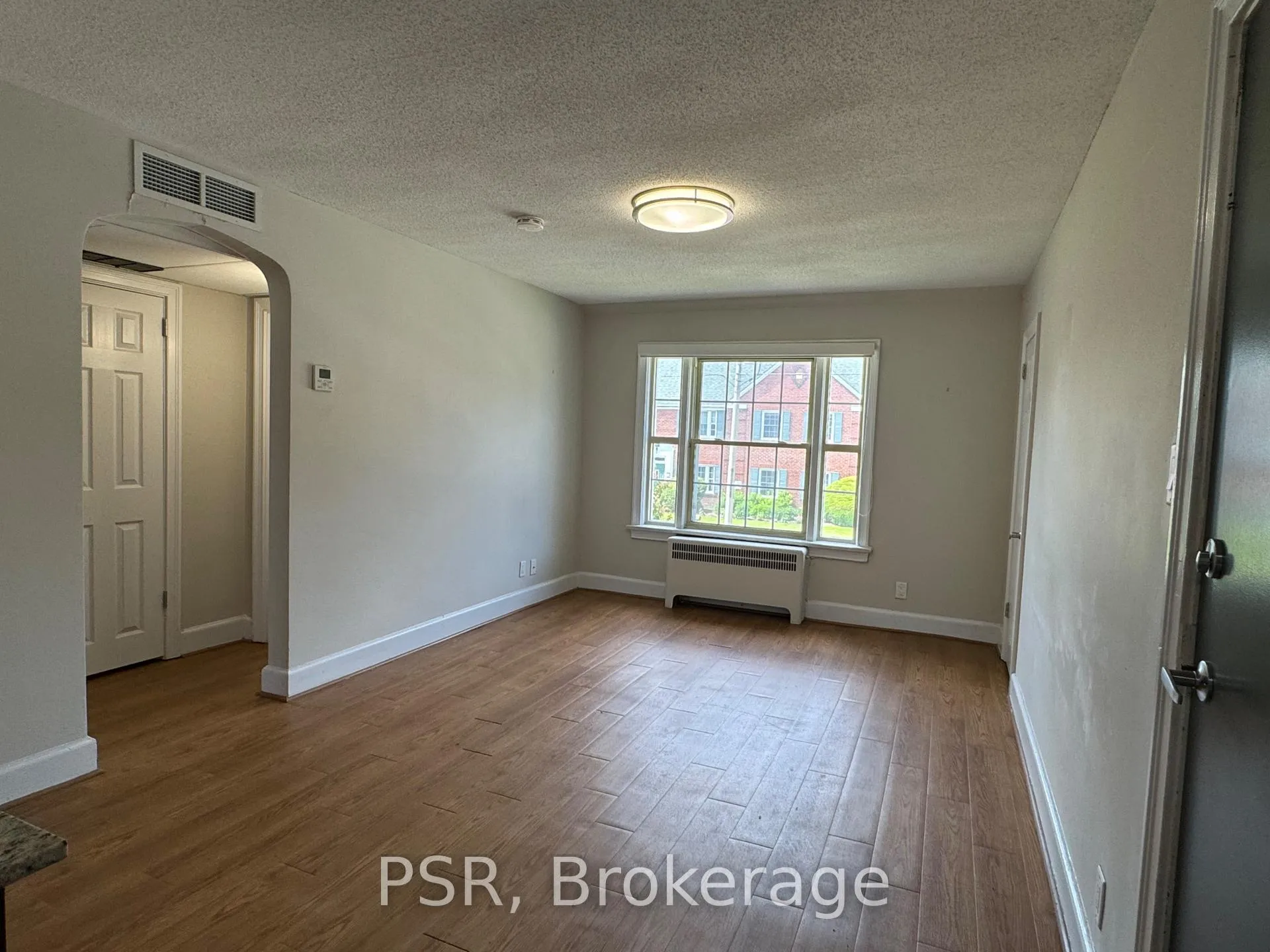 Photo 3 of Unit 2U, 5 Airdrie Road, Toronto, Leaside — HOMEH