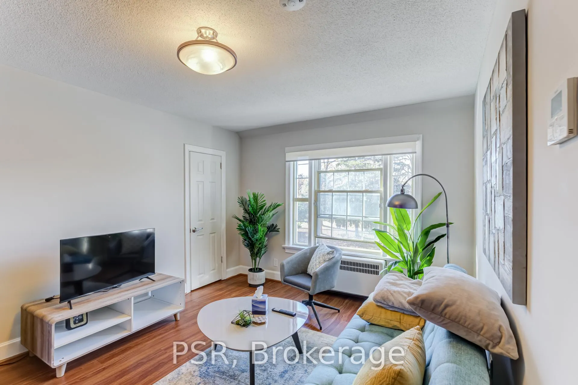 Photo 3 of Unit 7U, 1345 Bayview Avenue, Toronto, Leaside — HOMEH