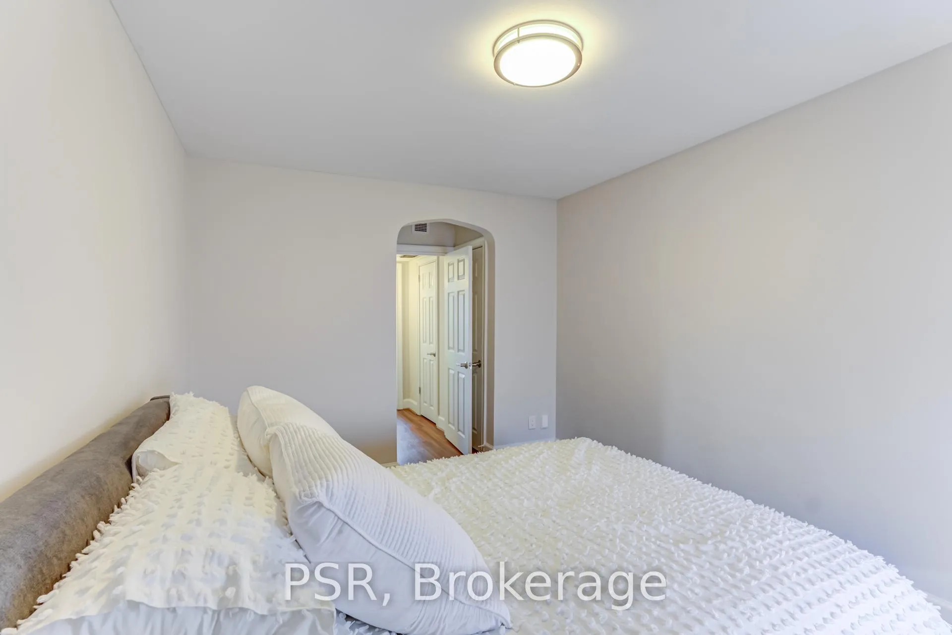 Photo 13 of Unit 7U, 1345 Bayview Avenue, Toronto, Leaside — HOMEH