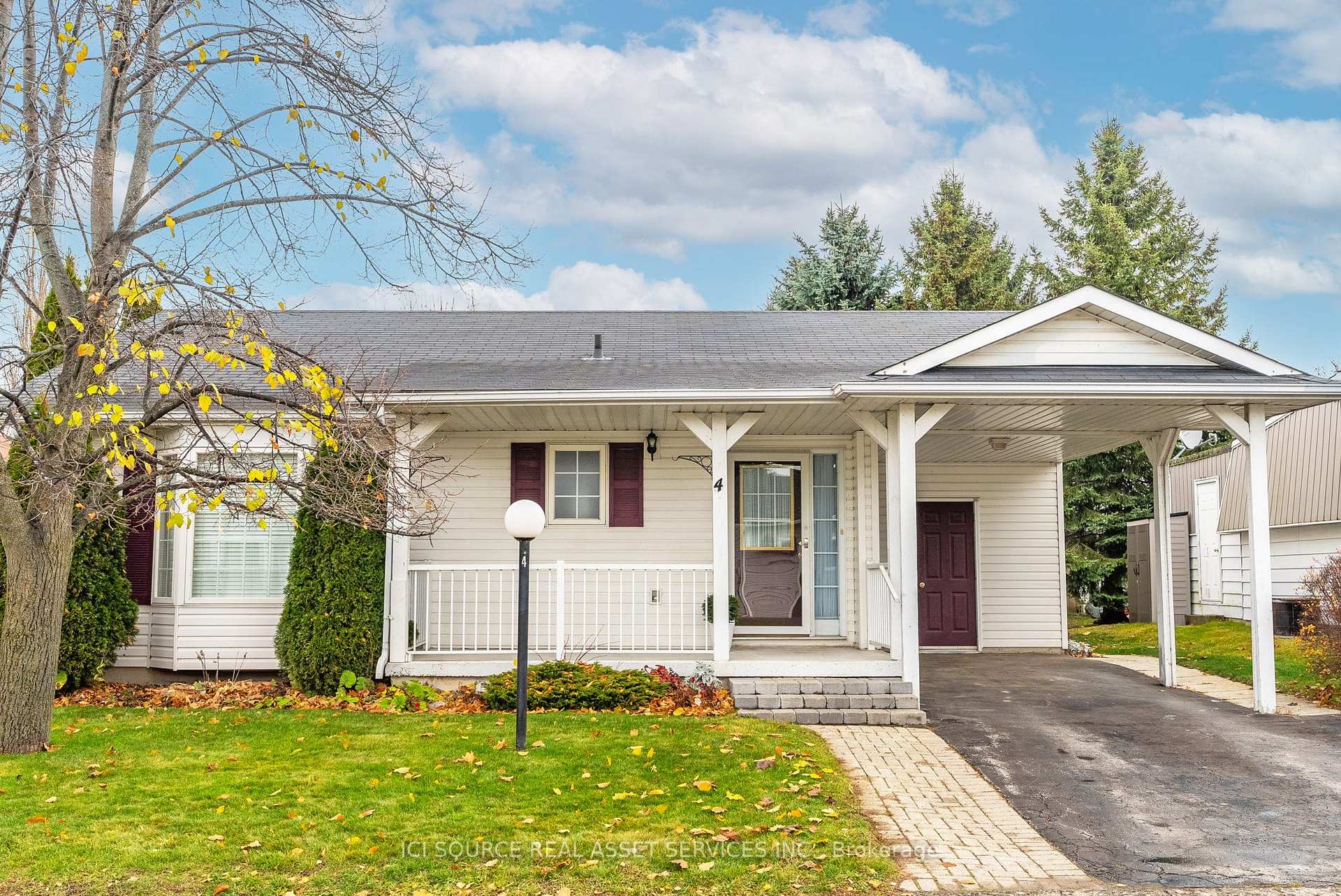 Photo 1 of 4 Algonquin Trail, Clarington, Bowmanville — HOMEH