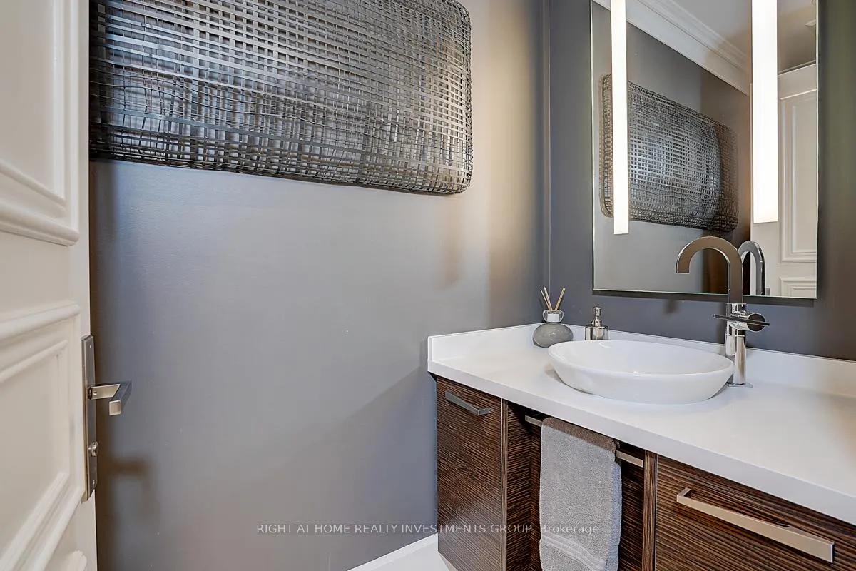 Photo 8 of Unit 505, 662 Sheppard Avenue E, North York, Bayview Village — HOMEH