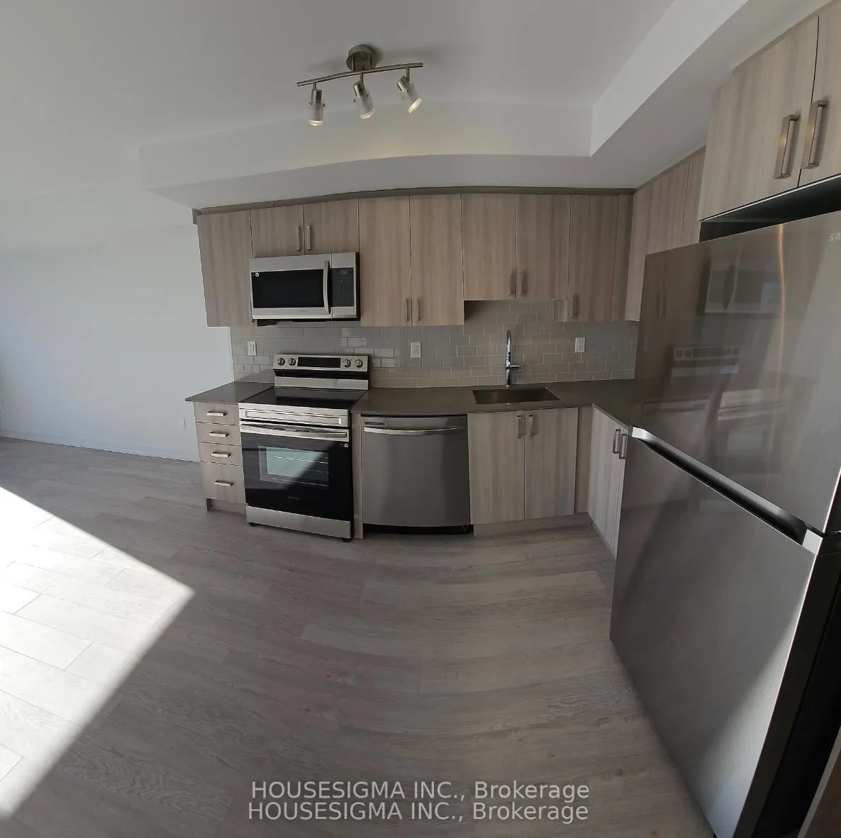 Photo 4 of Unit 1603, 1435 Celebration Drive, Pickering, Bay Ridges — HOMEH