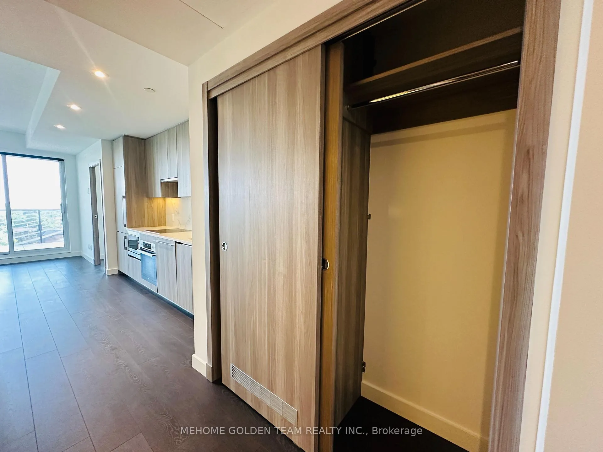 Photo 11 of Unit 1005, 25 Mcmahon Drive, North York, Bayview Village — HOMEH