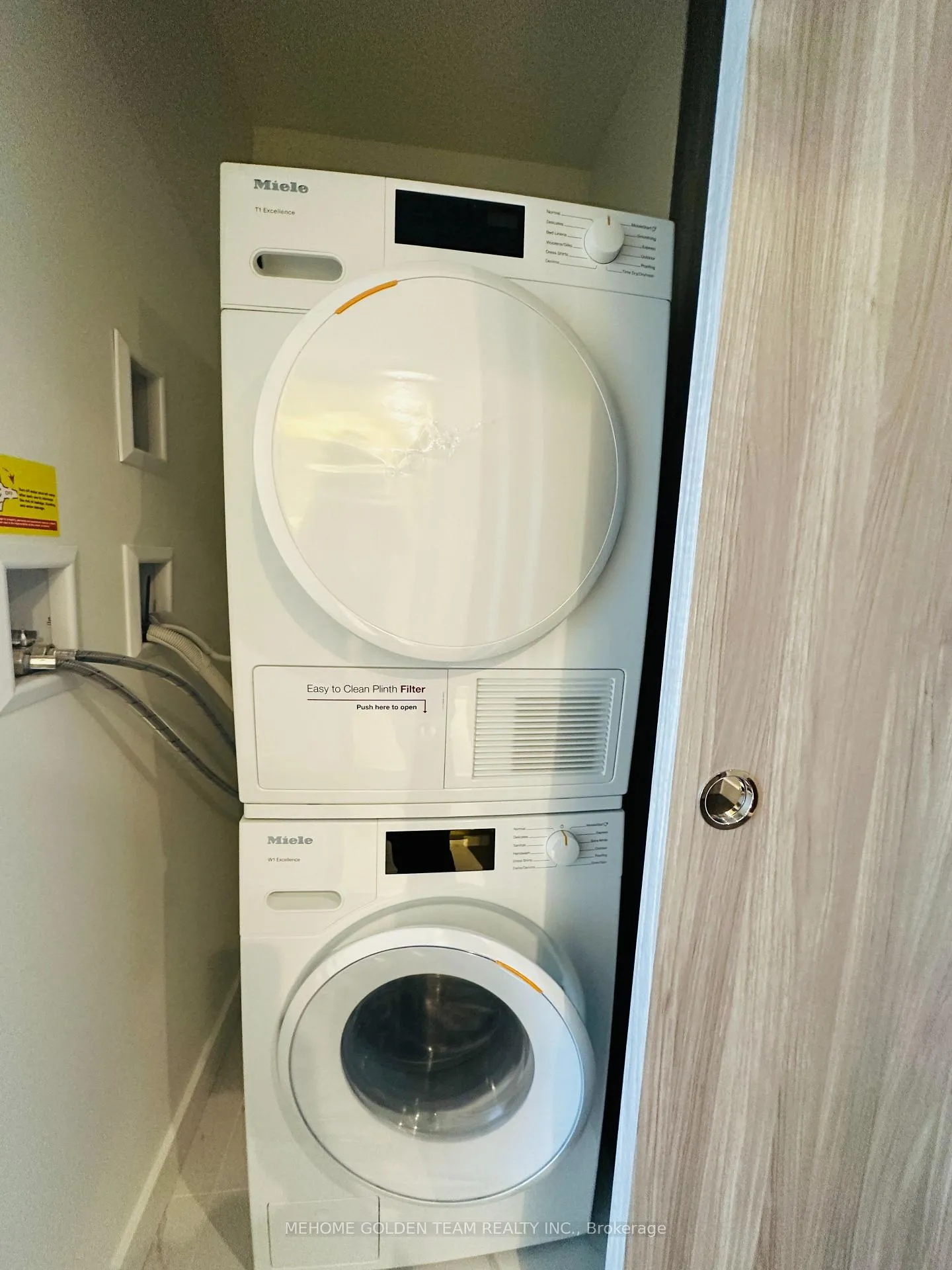 Photo 12 of Unit 1005, 25 Mcmahon Drive, North York, Bayview Village — HOMEH