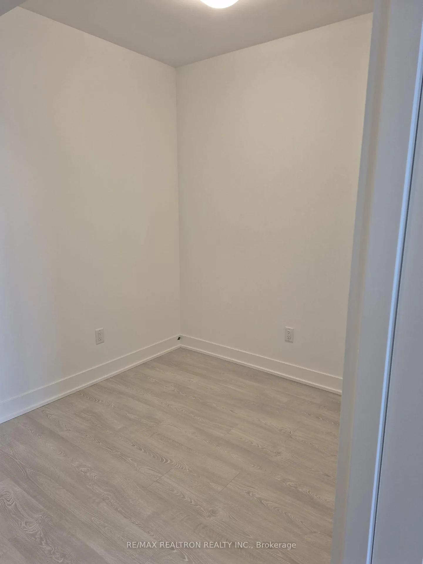Photo 9 of Unit 1821, 2545 Simcoe Street N, Oshawa, Windfields — HOMEH