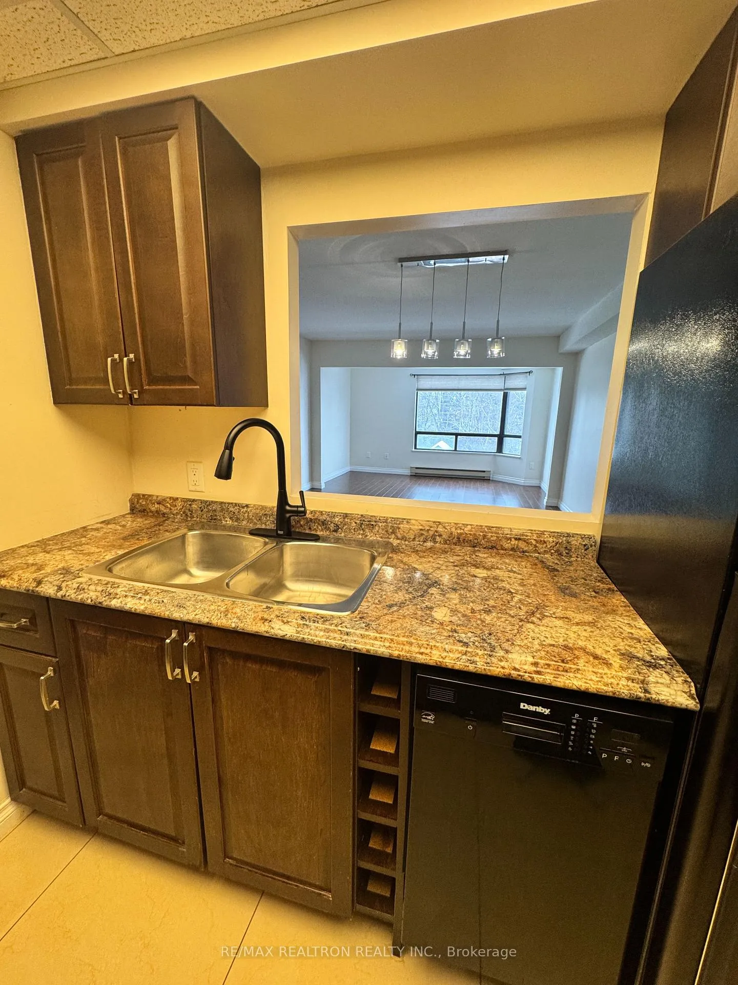 Photo 7 of Unit 408, 10 Ellen Street E, Kitchener, Civic Centre — HOMEH