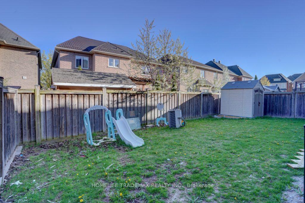 Photo 3 of 7 Hunwicks Crescent, Ajax, Northeast Ajax — HOMEH