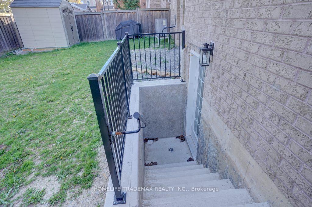 Photo 5 of 7 Hunwicks Crescent, Ajax, Northeast Ajax — HOMEH