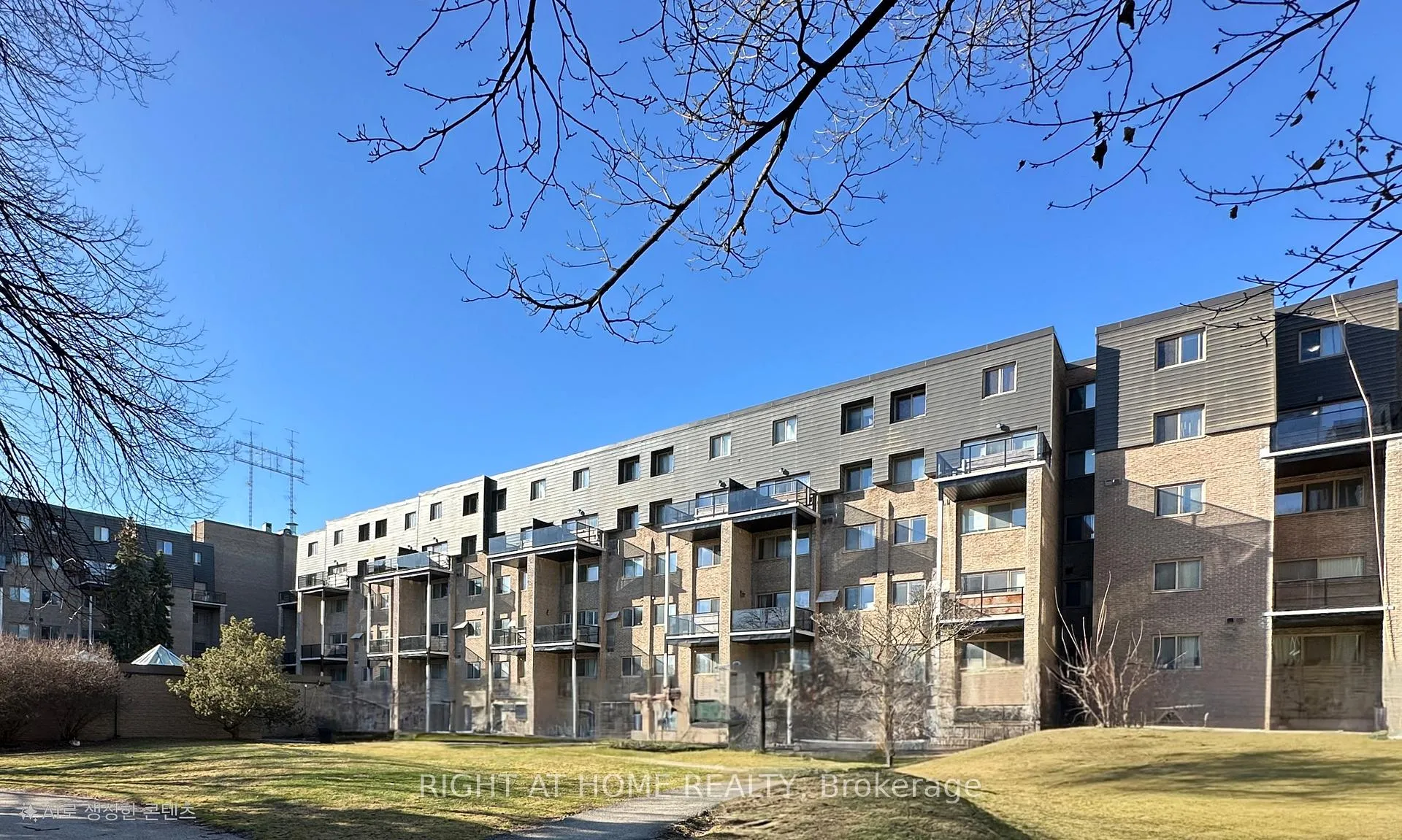Front of Unit 219, 4001 Don Mills Road